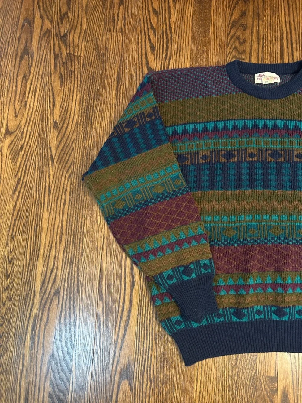 Vintage 90s Vibrant Wool Blend Knit Sweater - Picture 3 of 10